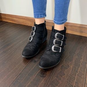 Pointed toe ankle booties